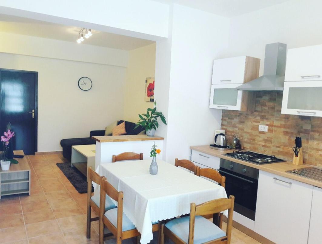 Apartment Nena Near The City Center With Free Parking Pula Exterior photo
